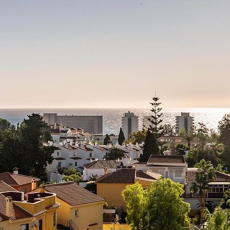 Luminoso Apartamento Con Terraza, Jardin Y Piscina. Apartment Benalmadena Luaran gambar