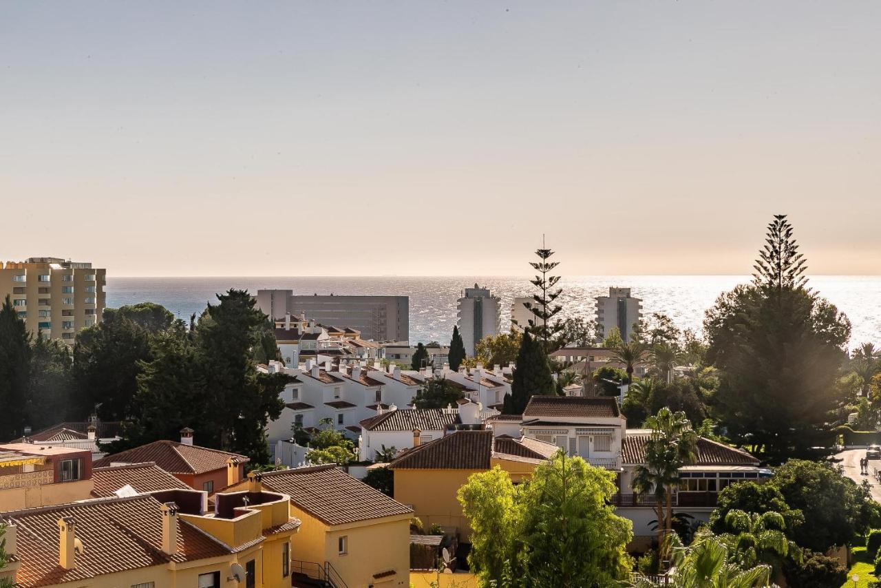 Luminoso Apartamento Con Terraza, Jardin Y Piscina. Apartment Benalmadena Luaran gambar