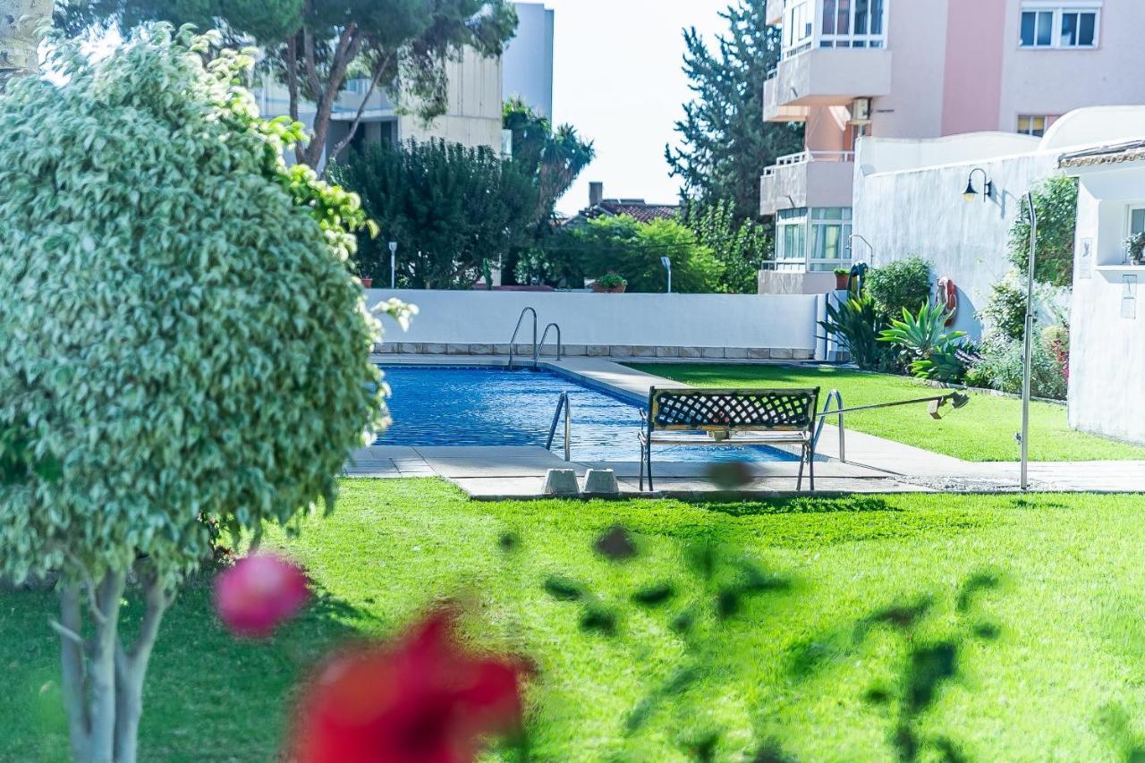 Luminoso Apartamento Con Terraza, Jardin Y Piscina. Apartment Benalmadena Luaran gambar