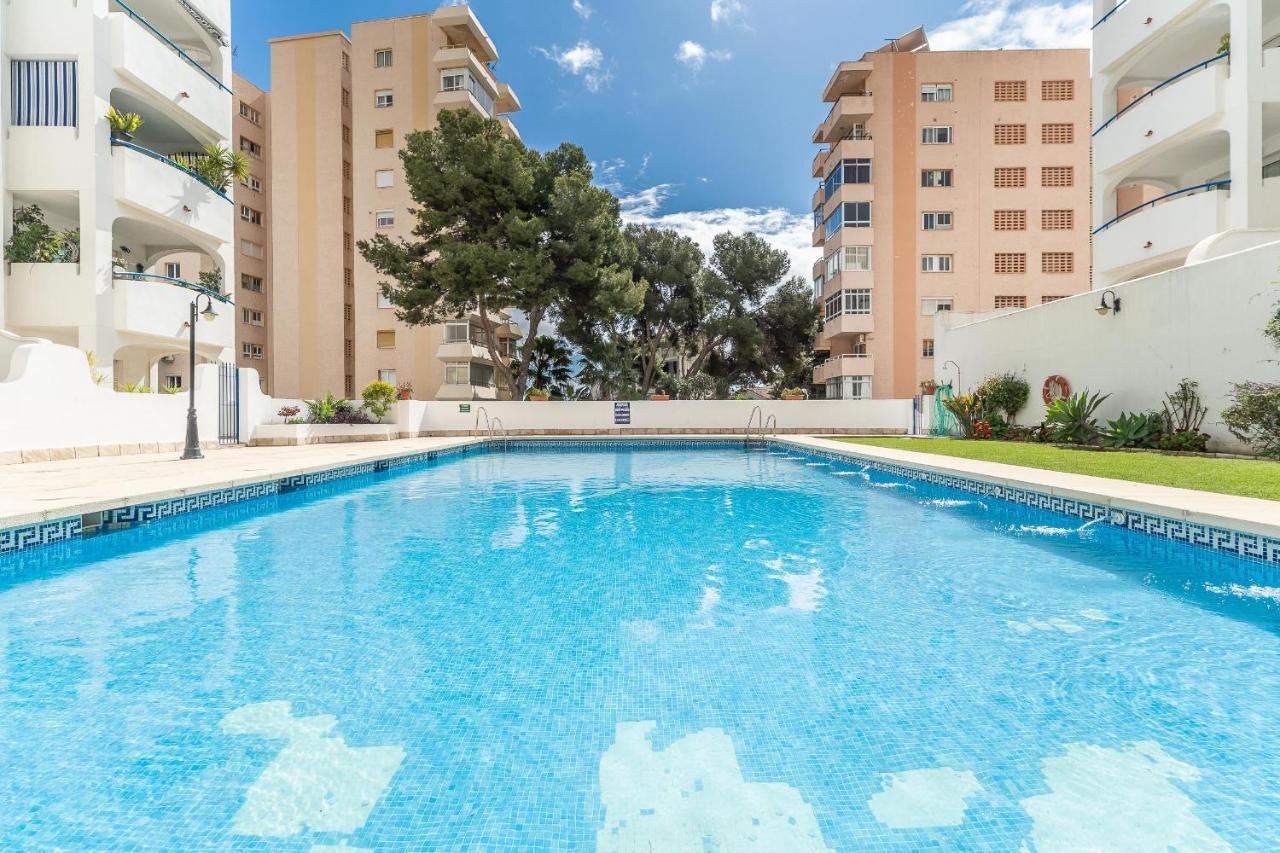 Luminoso Apartamento Con Terraza, Jardin Y Piscina. Apartment Benalmadena Luaran gambar