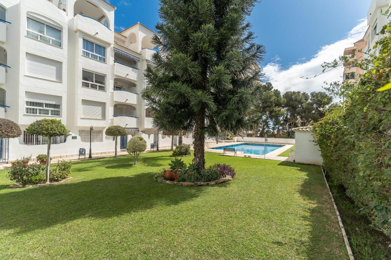 Luminoso Apartamento Con Terraza, Jardin Y Piscina. Apartment Benalmadena Luaran gambar